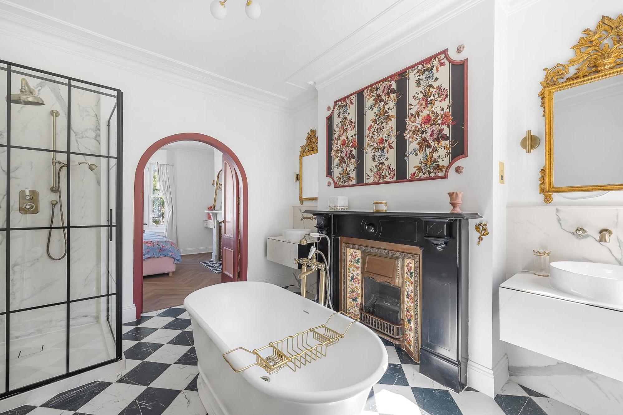 Blossom House New 3bed House In Barons Court Hébergement de vacances *