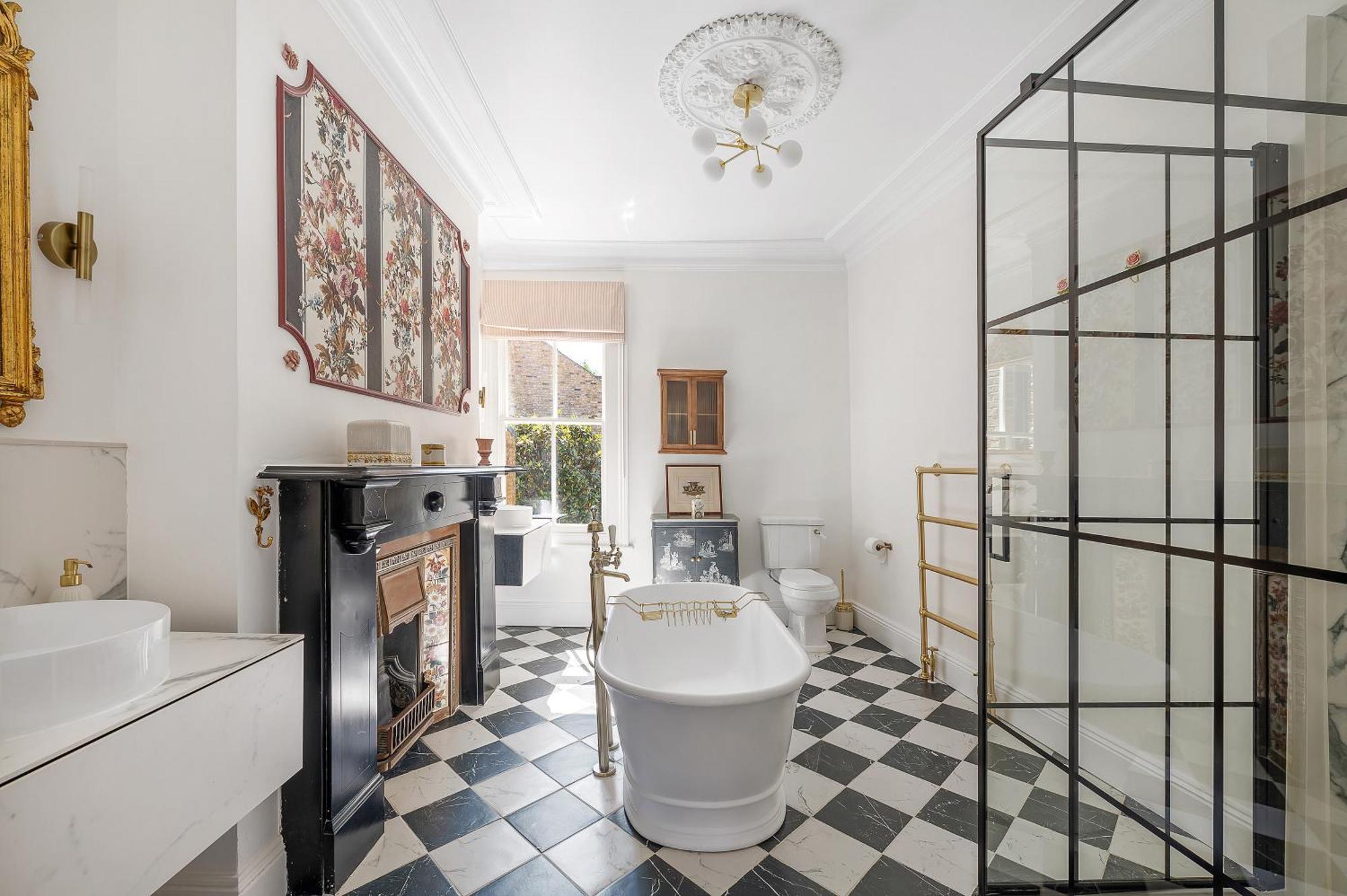 Blossom House New 3bed House In Barons Court Hébergement de vacances *