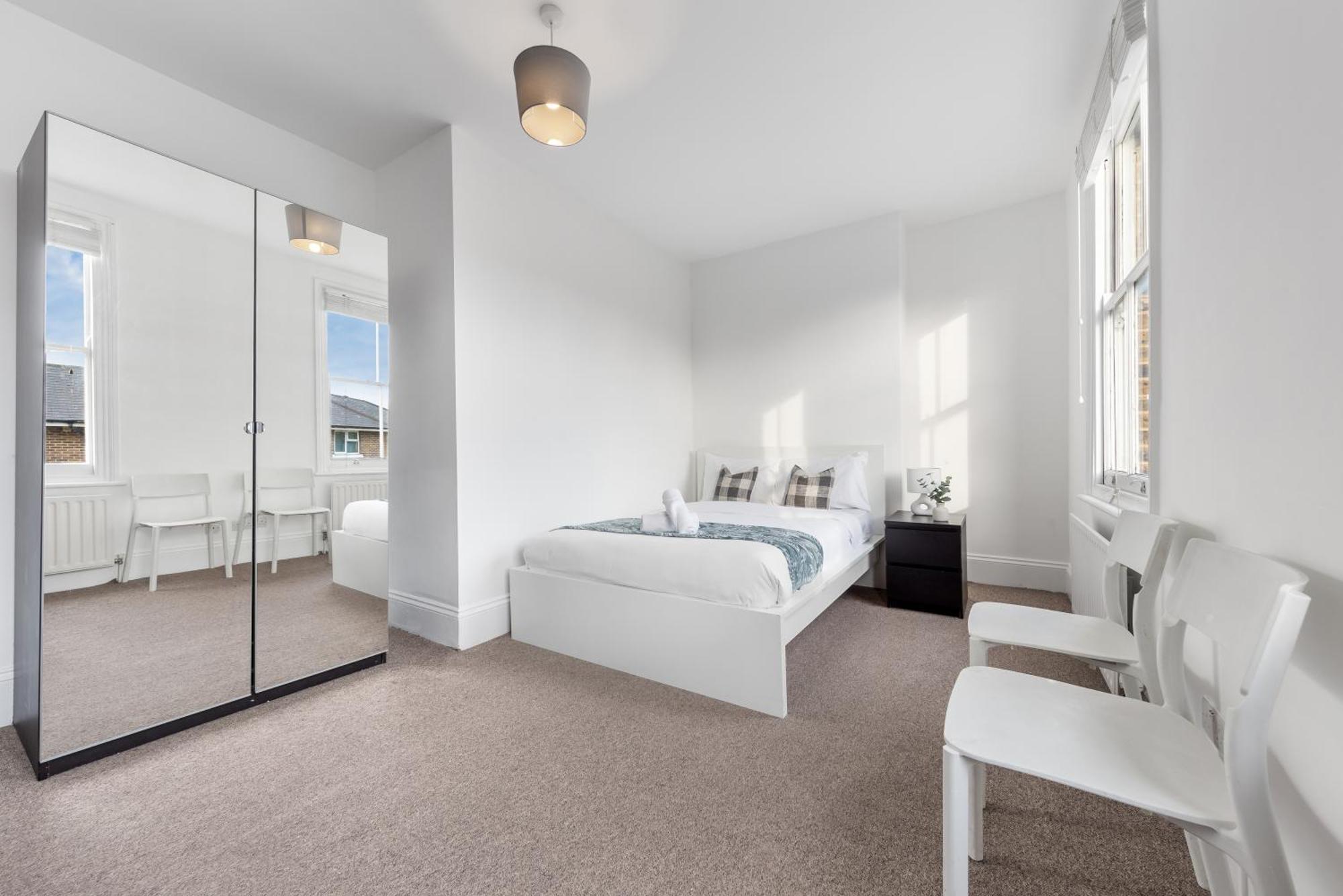 Apartamento Luxury 4 Bedroom Flat With Stunning Shard View From Terrace In London! Next To Station, Sleeps 9