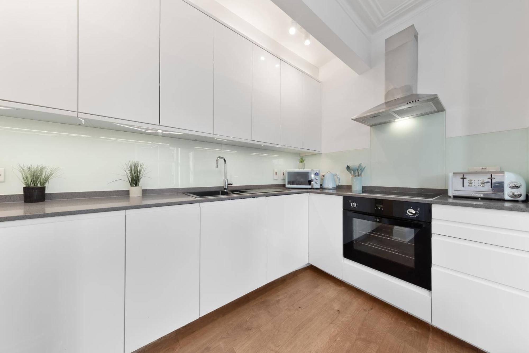 Apartamento Luxury 4 Bedroom Flat With Stunning Shard View From Terrace In London! Next To Station, Sleeps 9 *