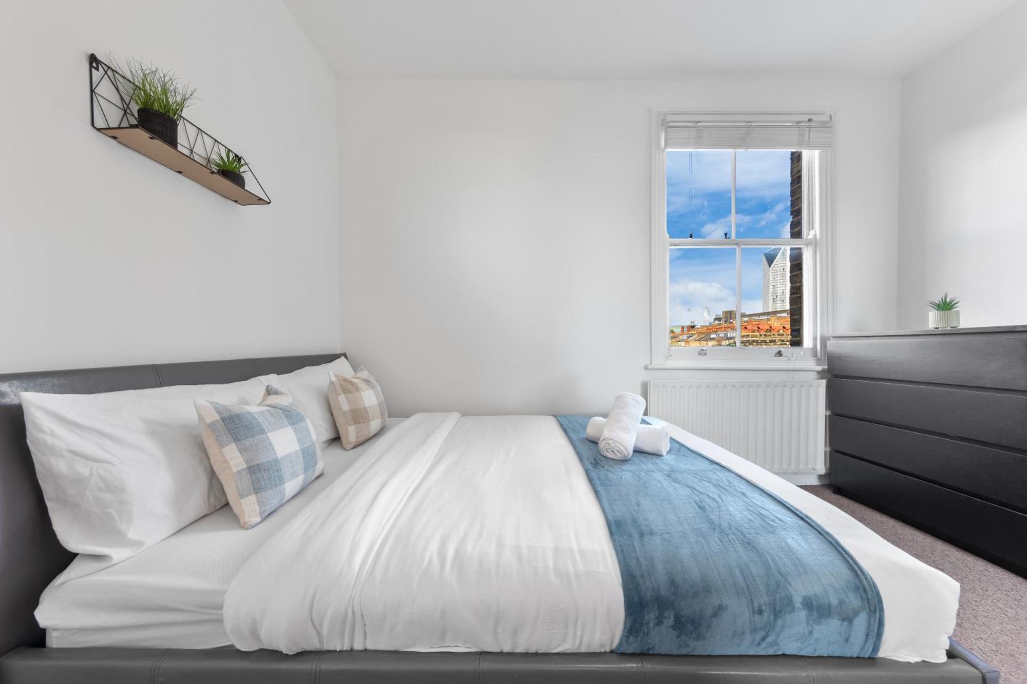 Apartamento Luxury 4 Bedroom Flat With Stunning Shard View From Terrace In London! Next To Station, Sleeps 9