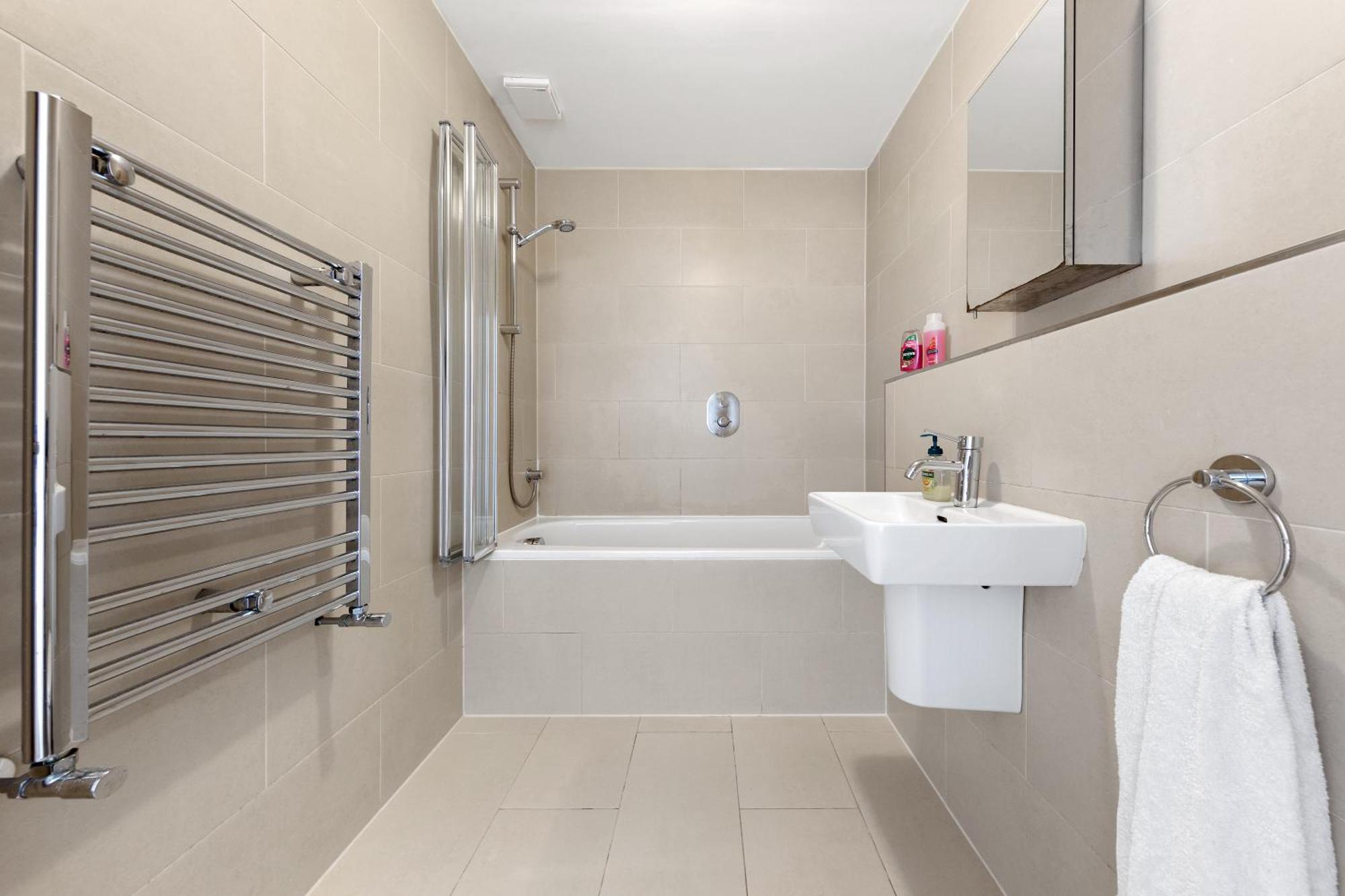 Apartamento Luxury 4 Bedroom Flat With Stunning Shard View From Terrace In London! Next To Station, Sleeps 9 Londres