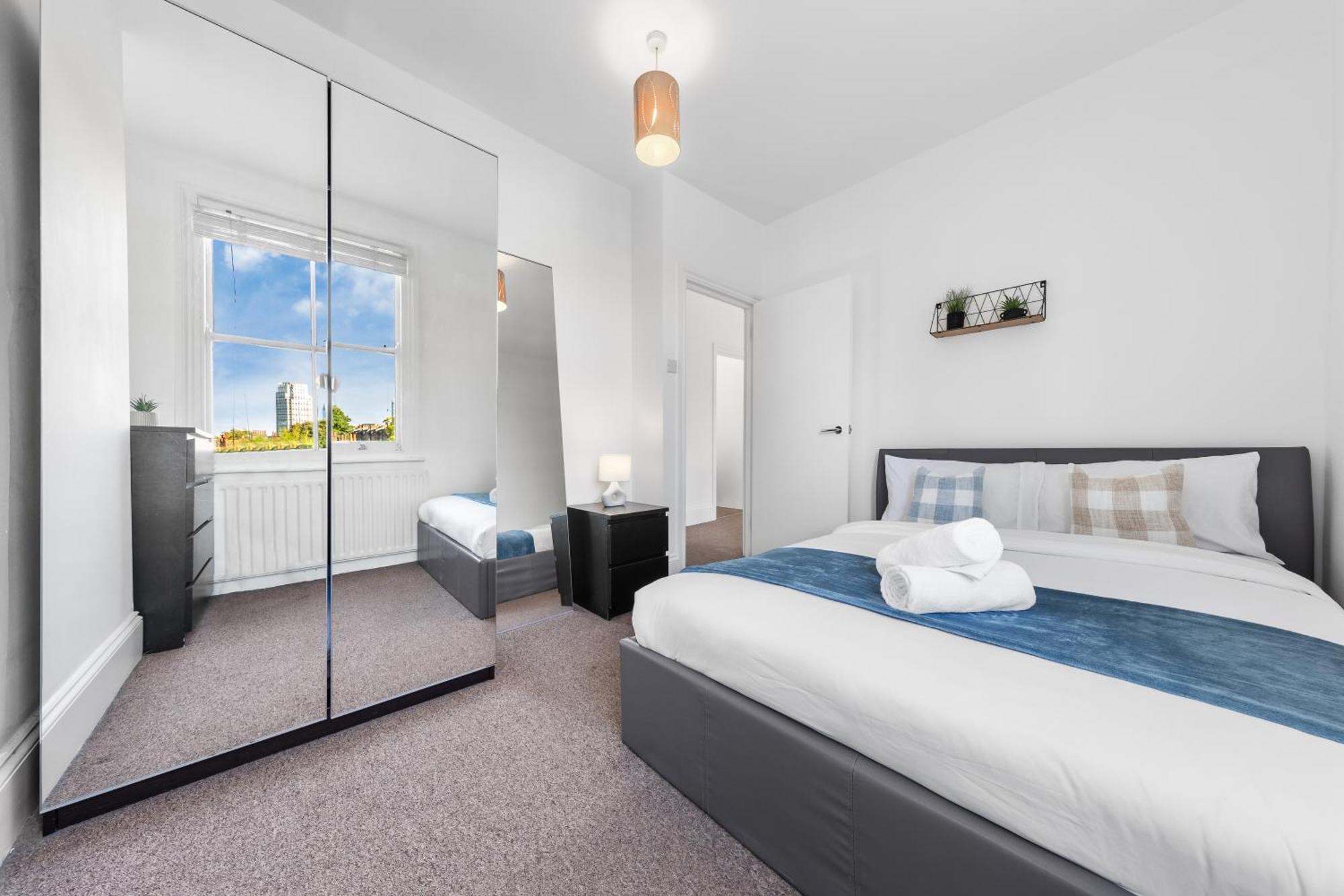 Apartamento Luxury 4 Bedroom Flat With Stunning Shard View From Terrace In London! Next To Station, Sleeps 9 Londres