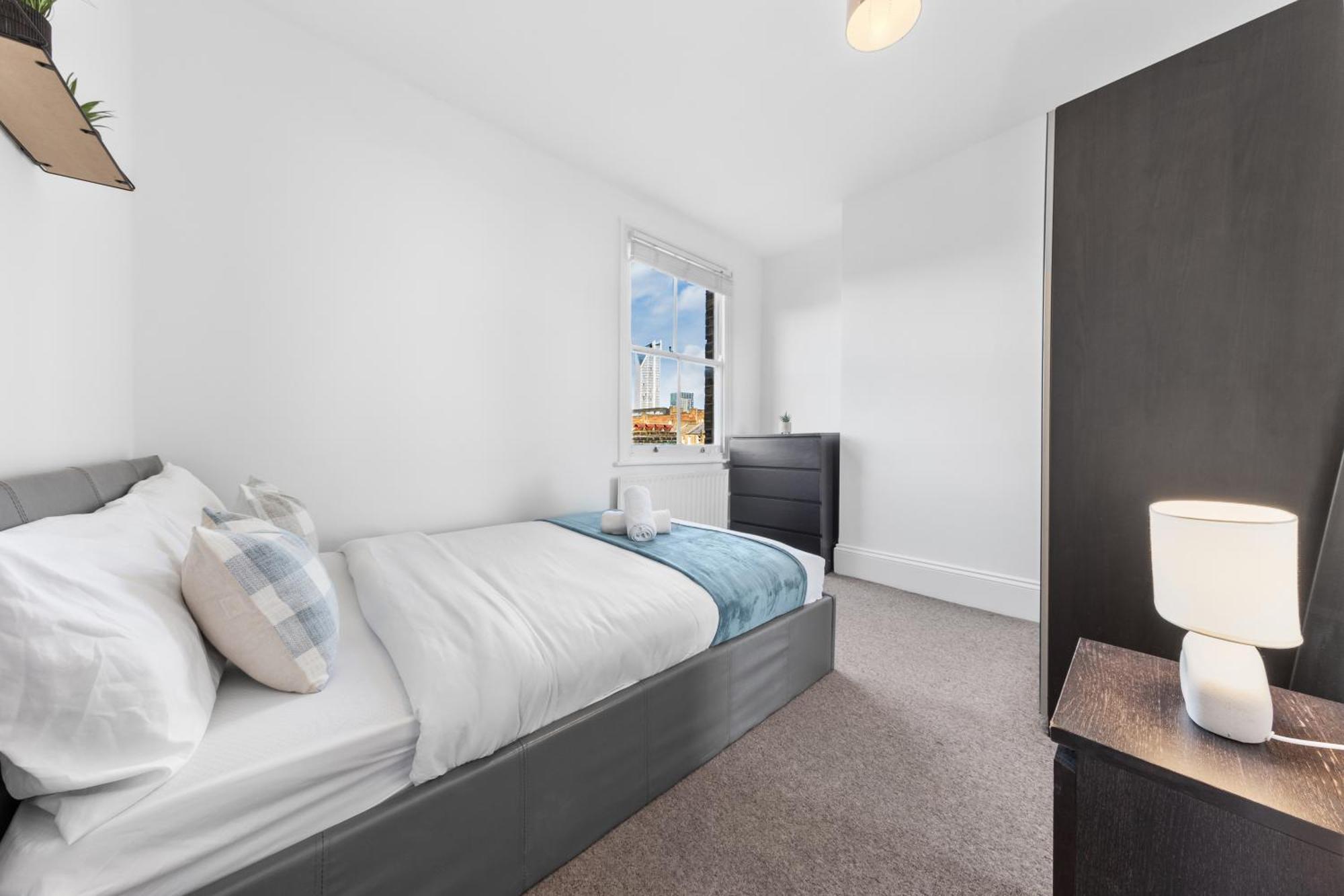 Apartamento Luxury 4 Bedroom Flat With Stunning Shard View From Terrace In London! Next To Station, Sleeps 9 Londres
