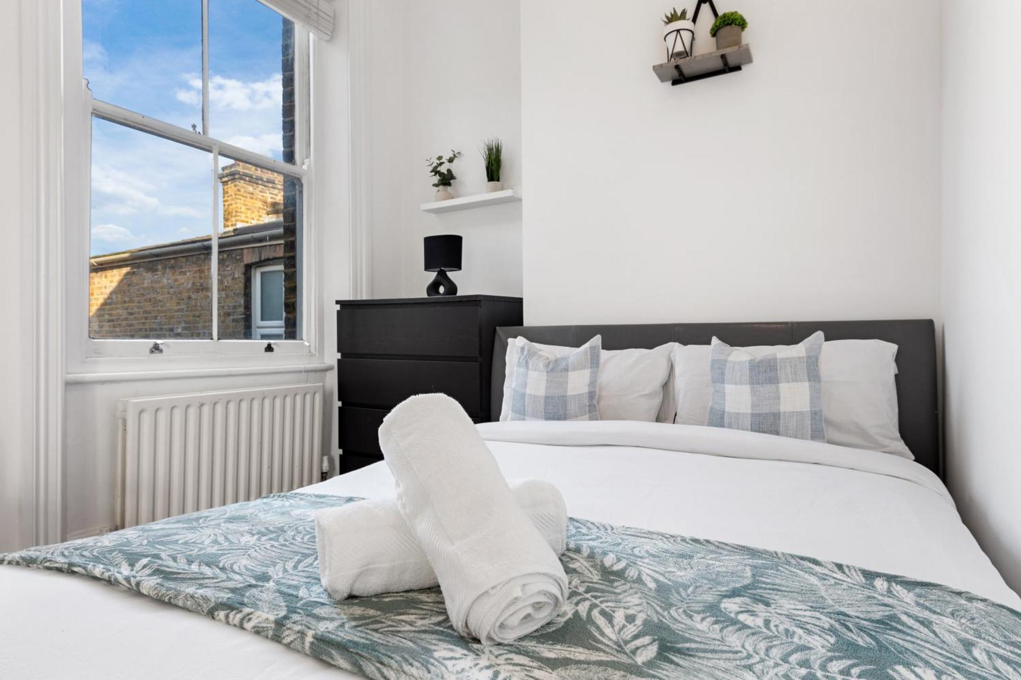 Apartamento Luxury 4 Bedroom Flat With Stunning Shard View From Terrace In London! Next To Station, Sleeps 9 Londres