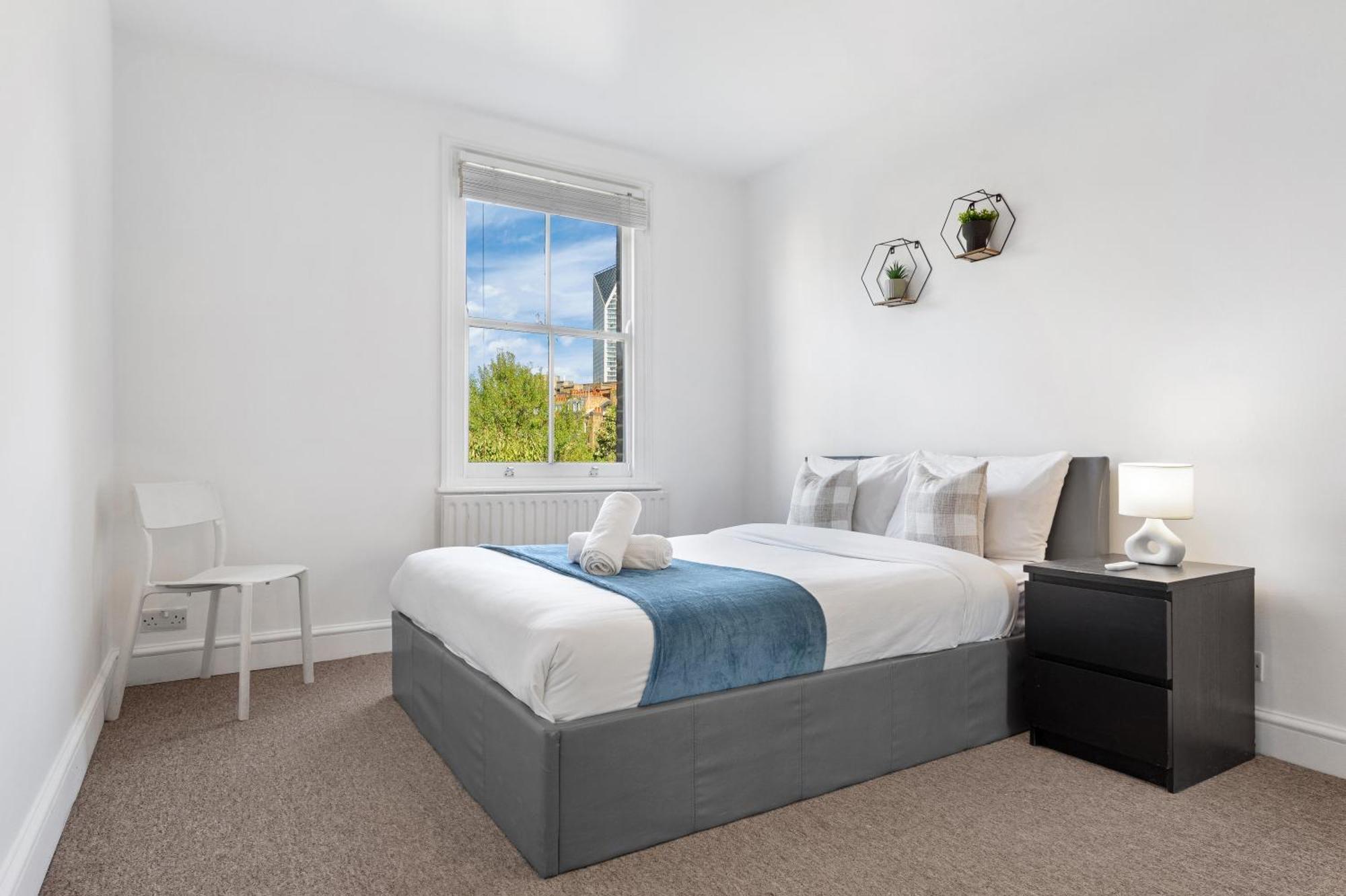 Apartamento Luxury 4 Bedroom Flat With Stunning Shard View From Terrace In London! Next To Station, Sleeps 9 *