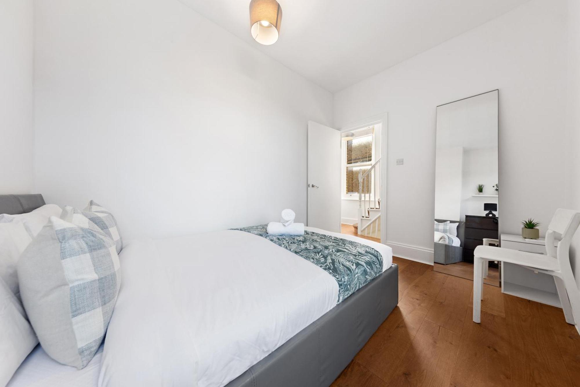 Apartamento Luxury 4 Bedroom Flat With Stunning Shard View From Terrace In London! Next To Station, Sleeps 9 Londres