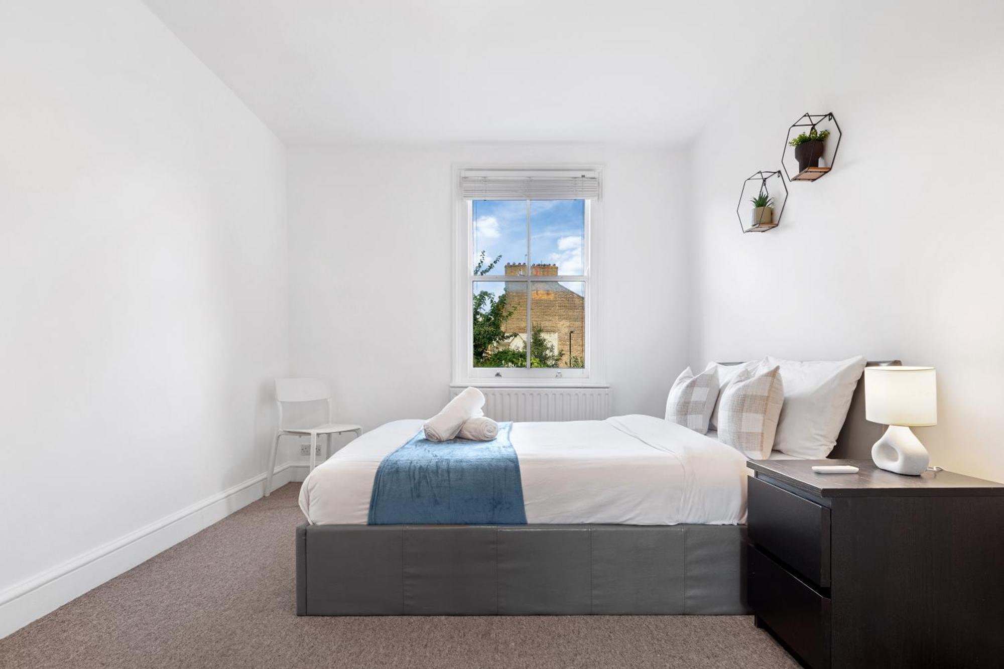Luxury 4 Bedroom Flat With Stunning Shard View From Terrace In London! Next To Station, Sleeps 9 Apartamento *