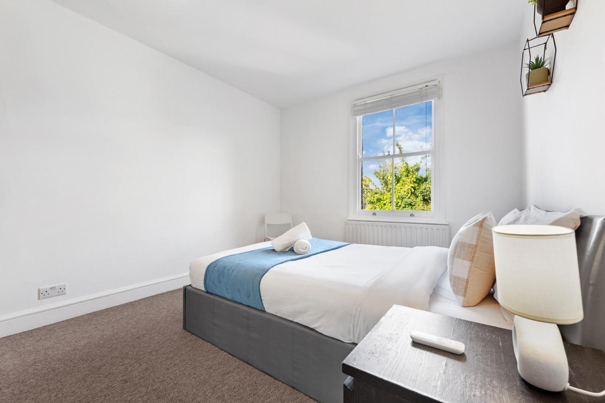 Apartamento Luxury 4 Bedroom Flat With Stunning Shard View From Terrace In London! Next To Station, Sleeps 9 *