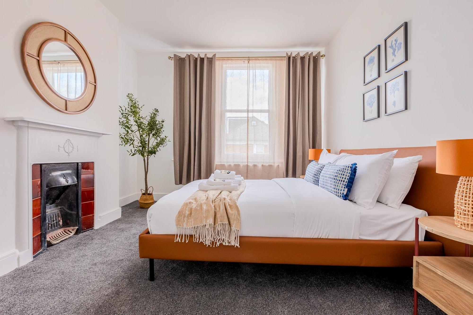 Large & Charming 5br House Near Kensington Olympia * Londres