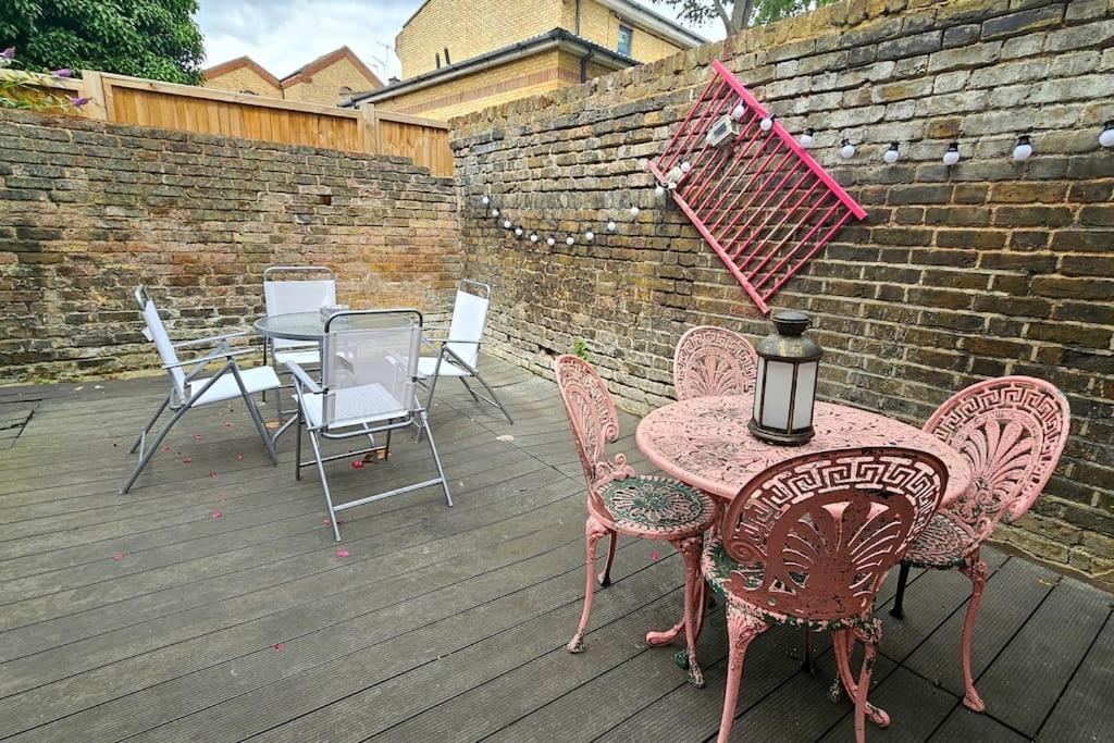 Super Cozy 2 Bed 2 Bath Ground Floor Flat! Appartement