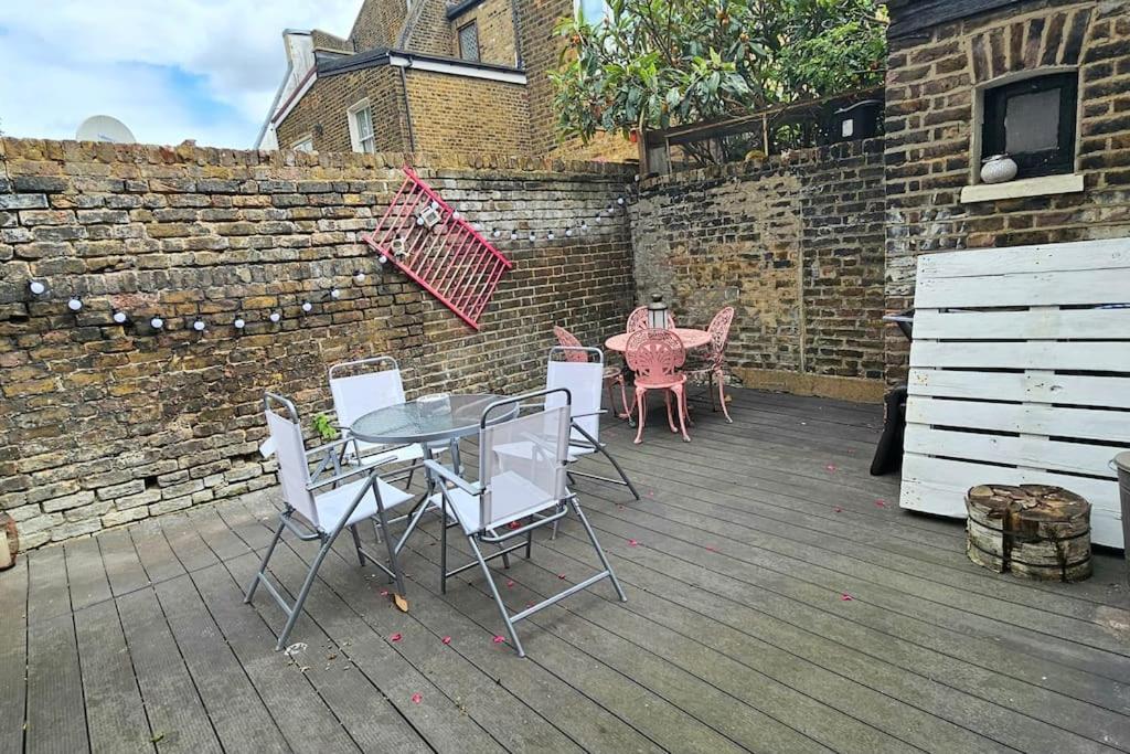 Super Cozy 2 Bed 2 Bath Ground Floor Flat! Londres