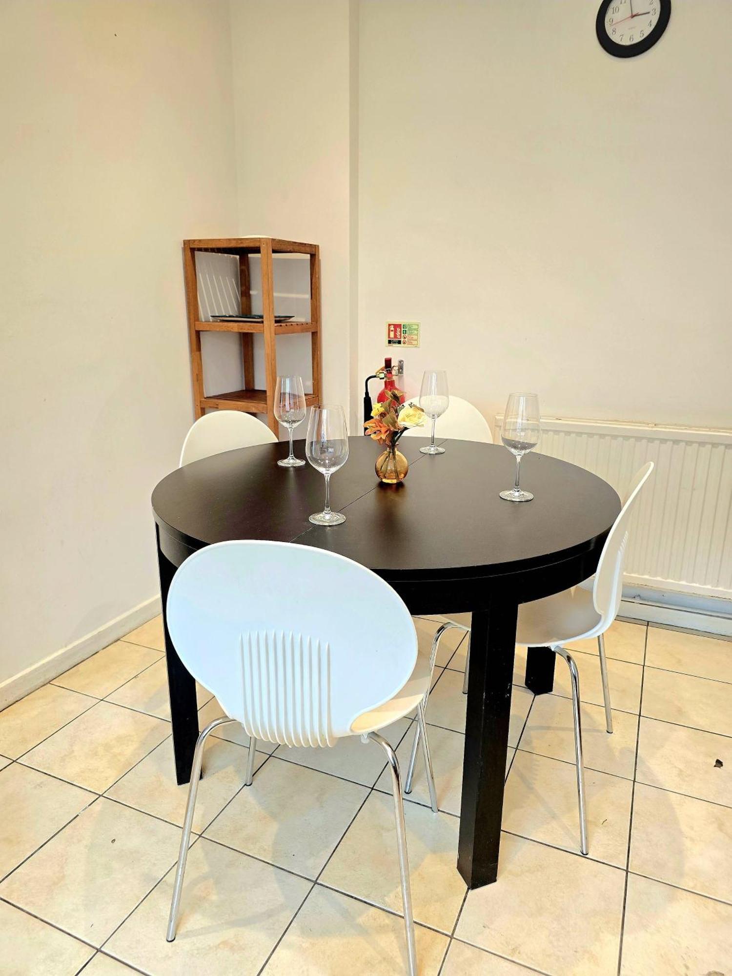 Hébergement de vacances Charming 4 Bedroom Duplex With Private Entrance Londres