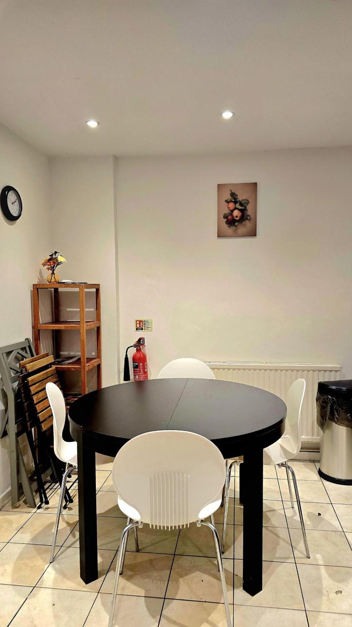 Charming 4 Bedroom Duplex With Private Entrance *