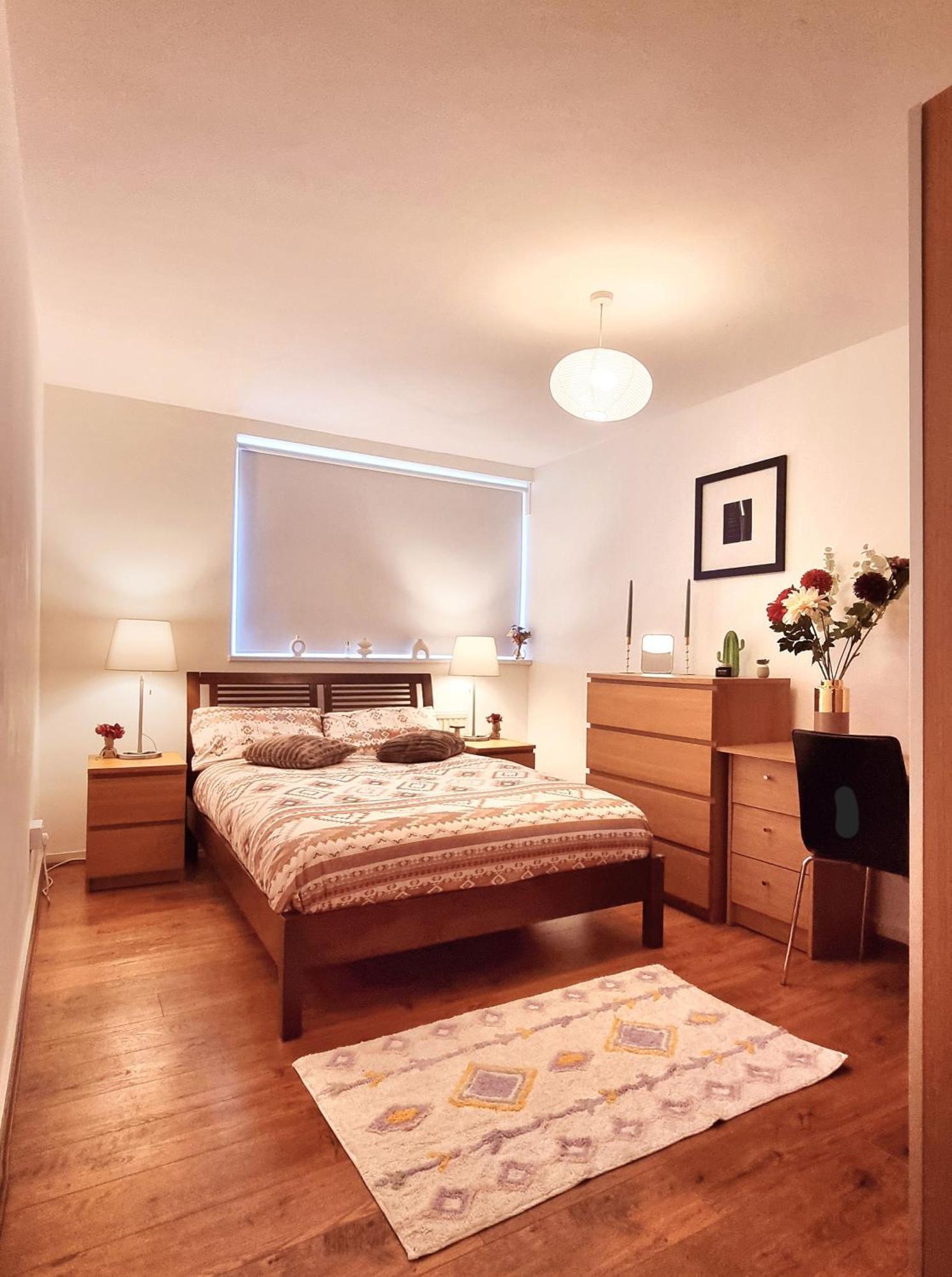 Charming 4 Bedroom Duplex With Private Entrance Hébergement de vacances