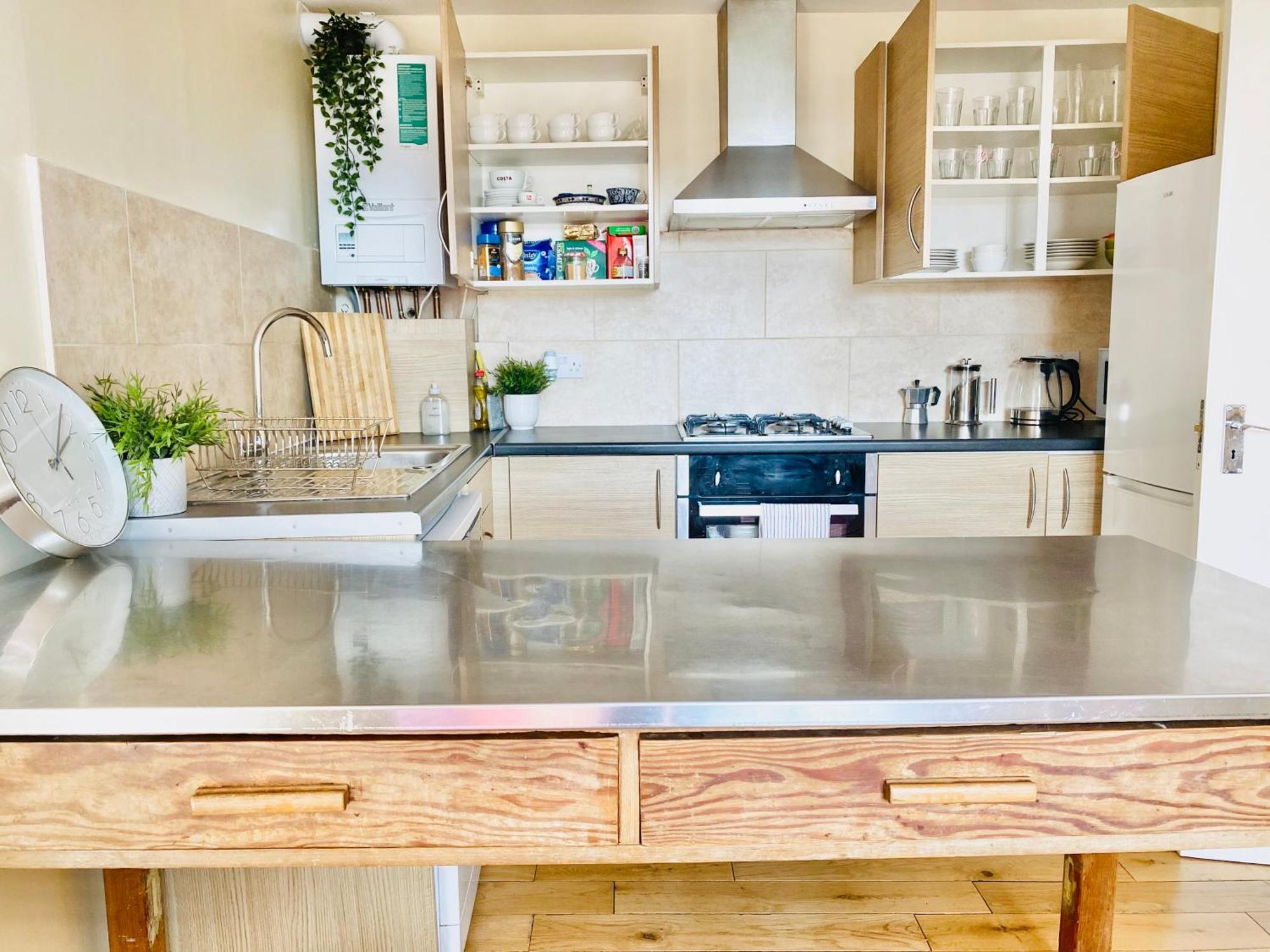 London's East End 2 Bedroom Apartamento Londres