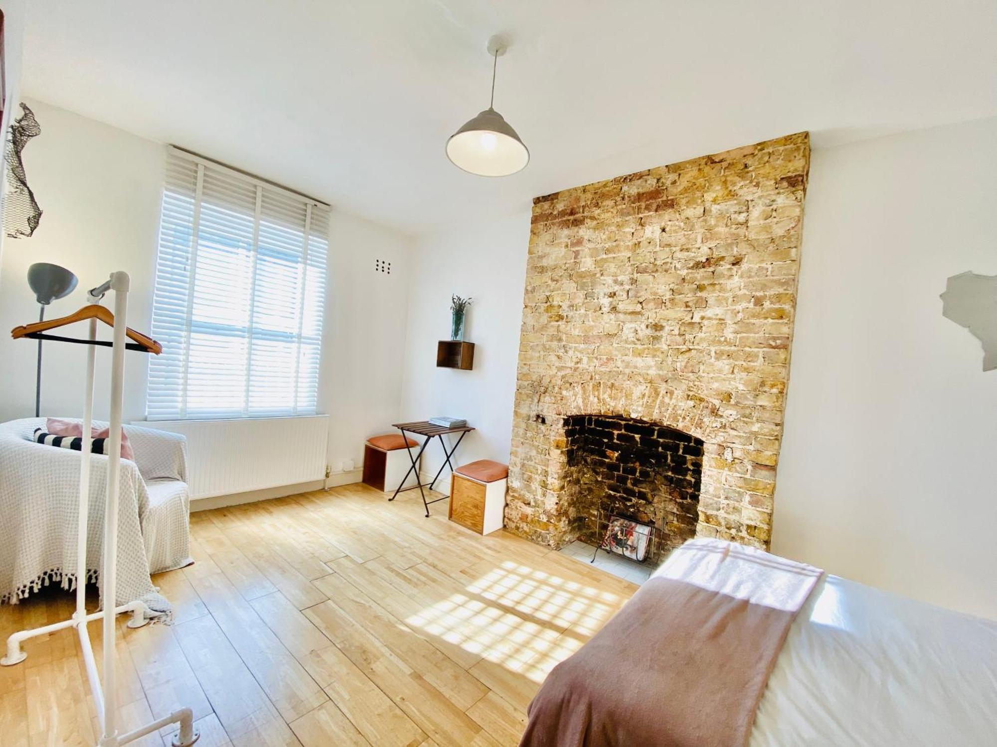 London's East End 2 Bedroom Apartamento