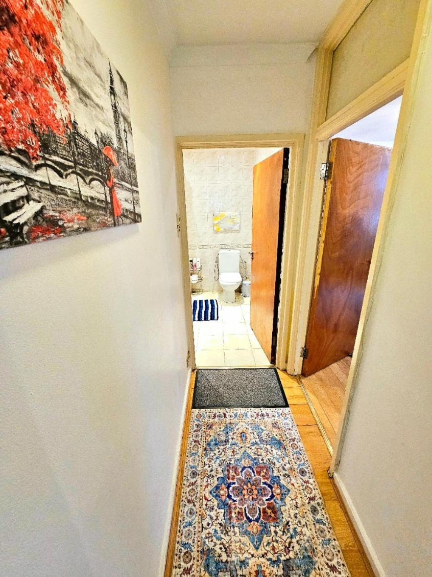 Bright & Spacious In Building With Lift, Right Next To Bayswater Station - Walk To Kensington Palace, Hyde Park, Little Venice & Notting Hill London