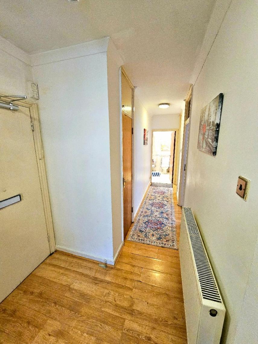 Bright & Spacious In Building With Lift, Right Next To Bayswater Station - Walk To Kensington Palace, Hyde Park, Little Venice & Notting Hill Apartment