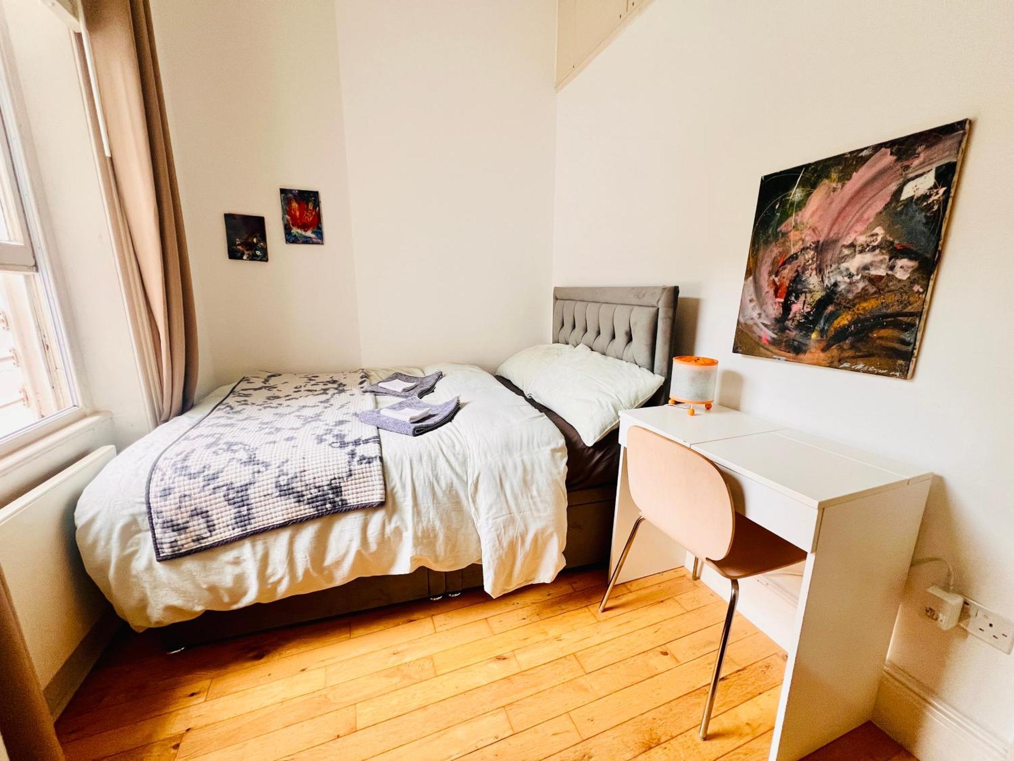 Stylish 2 Bedroom Notting Hill Superstar Apartment *