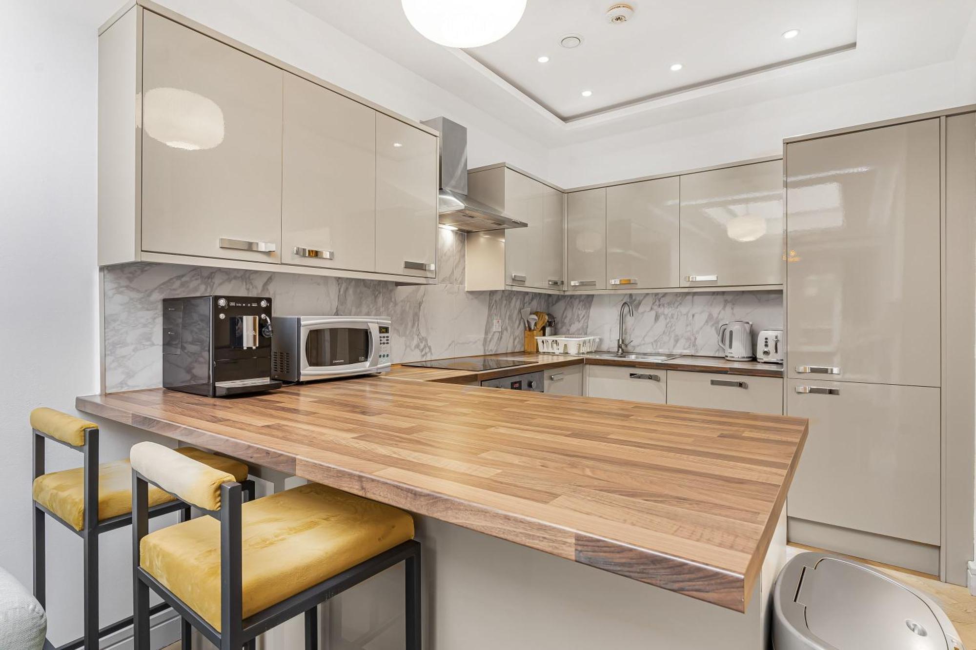 Stylish Modern In Nw6
