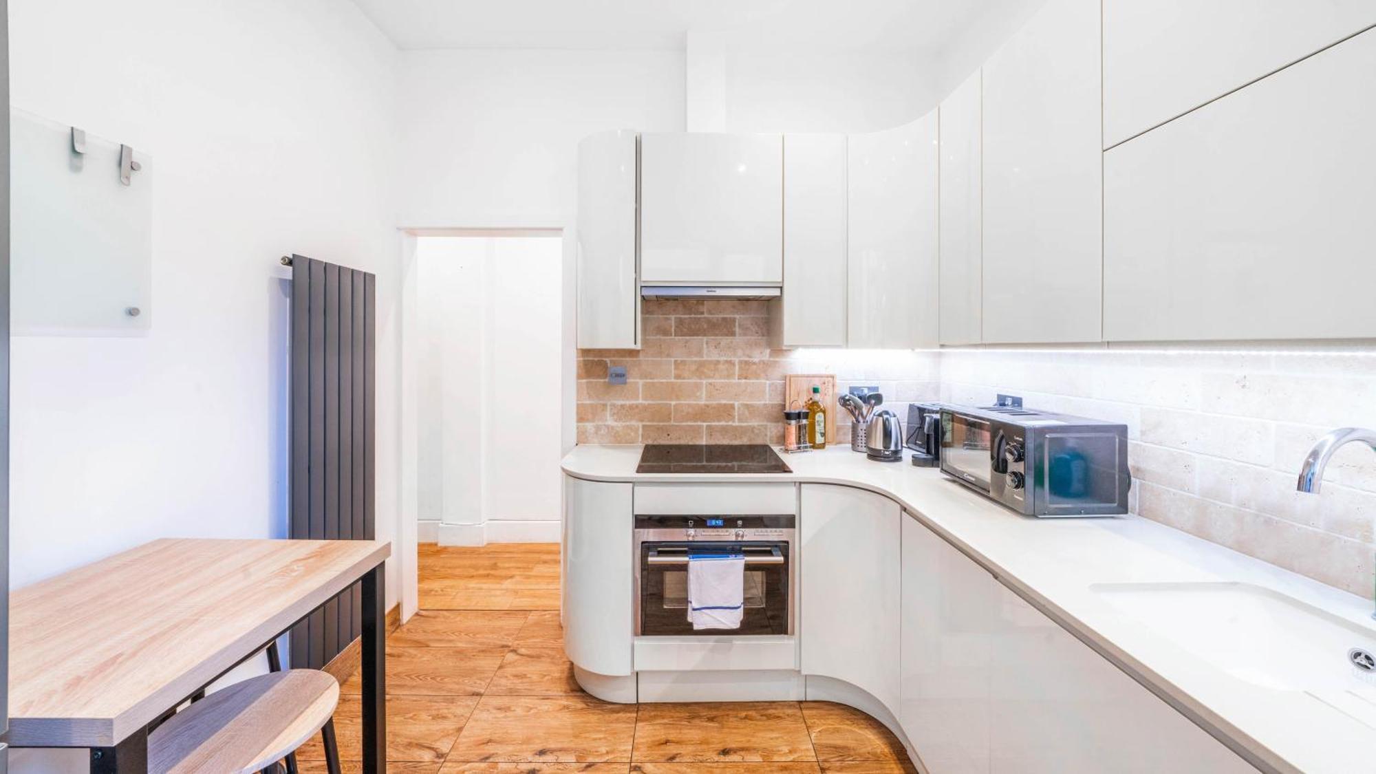 Immaculate With Garden-30 Mins To Appartement