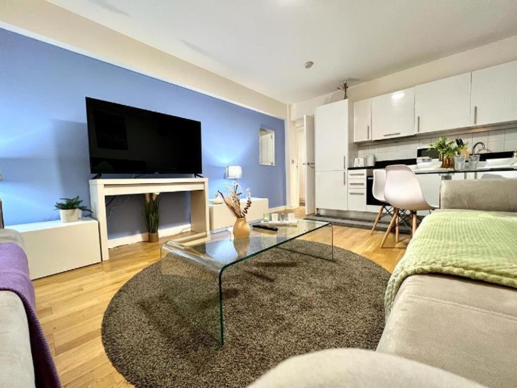 Edgware Road Beautiful Two Bedroom *