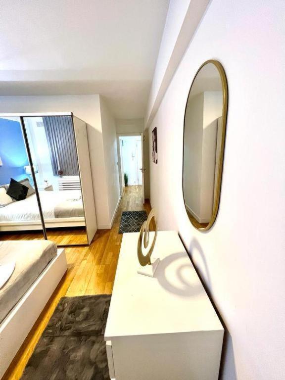 Edgware Road Beautiful Two Bedroom * Londres
