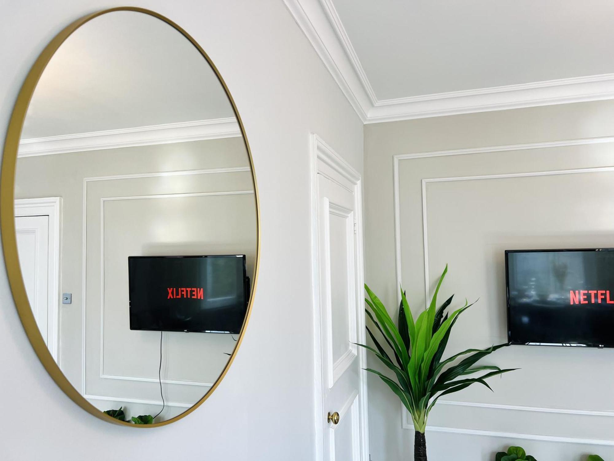 Mansion In Apartment *