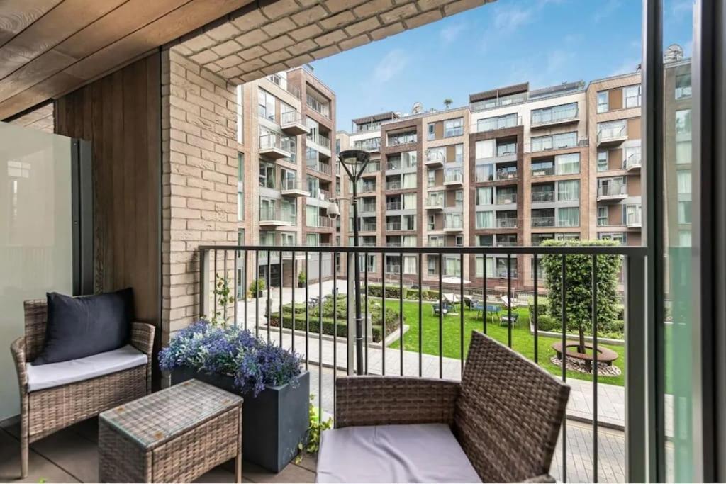 Chelsea Harbour Luxury 2 Bedroom * Londres