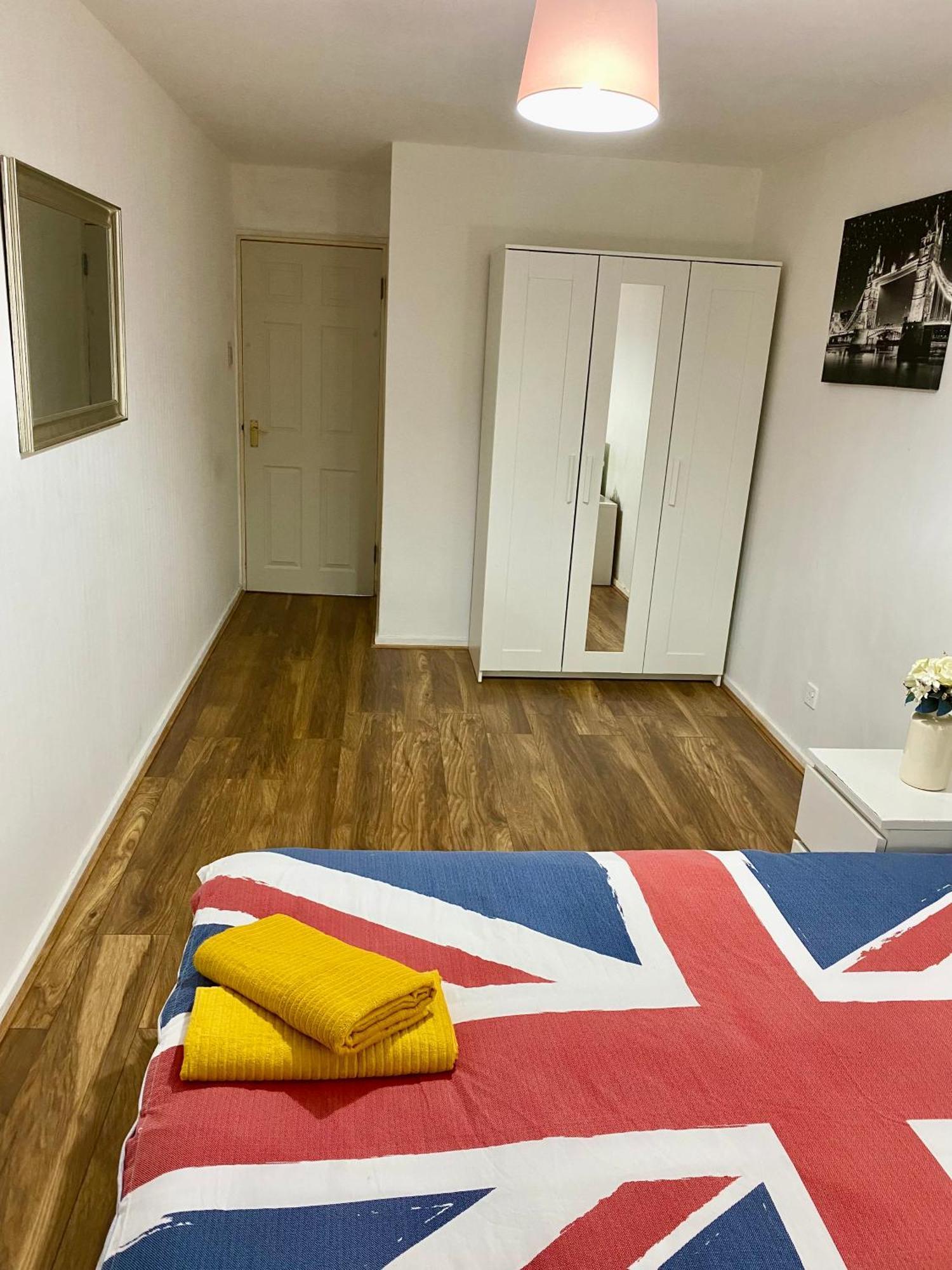3 Bedroom Flat, Oxford Circus, W1w Apartamento *