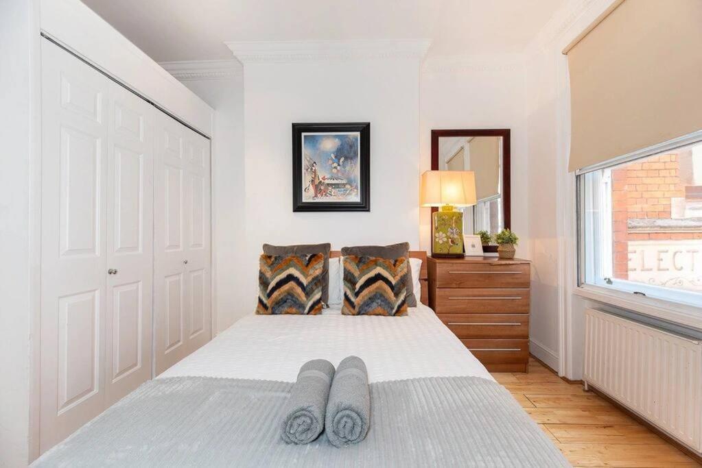 Discover 2 Bedroom In Kensington Apartamento Londres