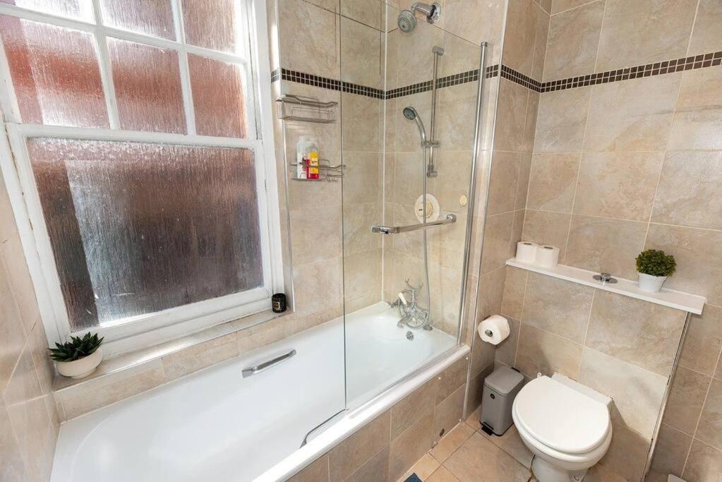 Apartamento Discover 2 Bedroom In Kensington Londres