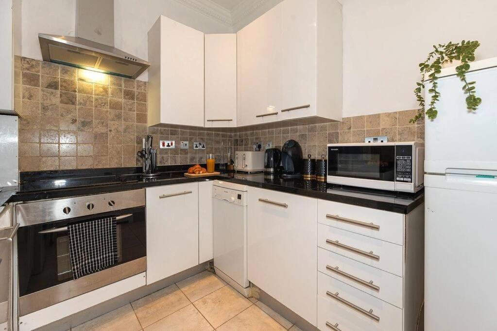 Discover 2 Bedroom In Kensington