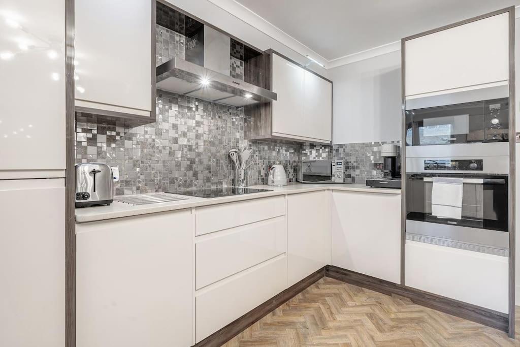 Edgware Road's Court Apartamento *