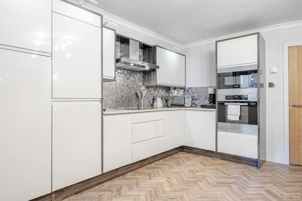 Edgware Road's Court Appartement *
