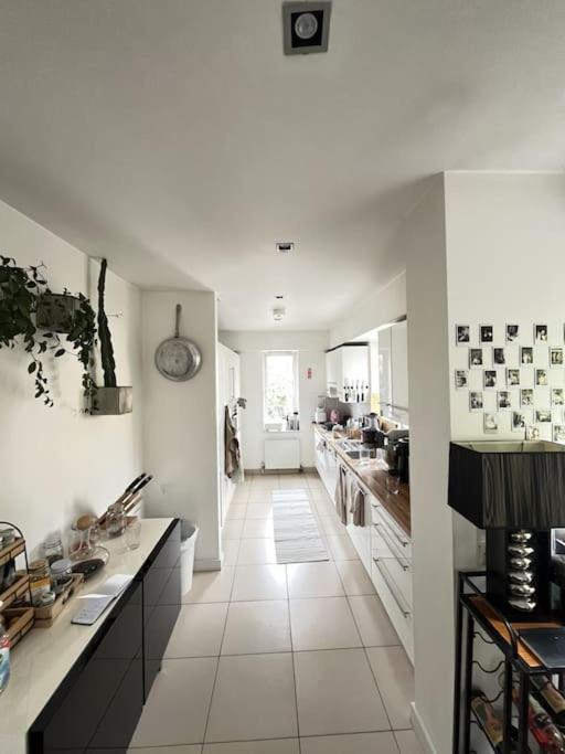 Charming Canal-side Flat Near Iconic Portobello Rd Appartement
