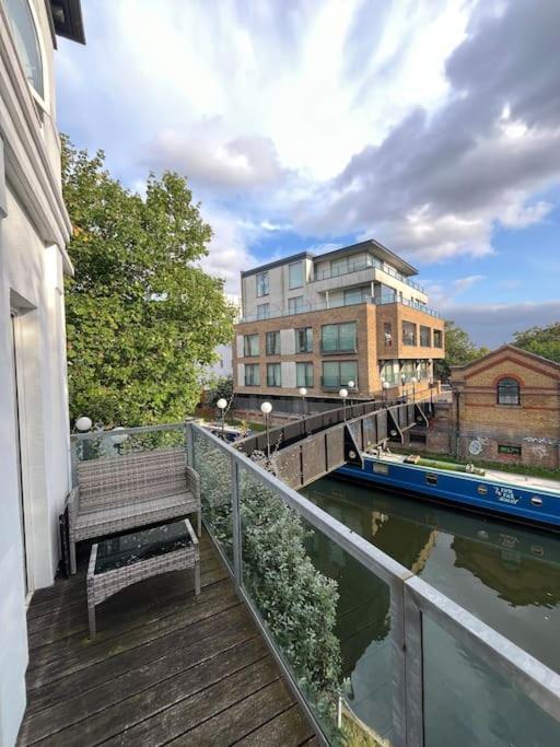 Charming Canal-side Flat Near Iconic Portobello Rd * Londres