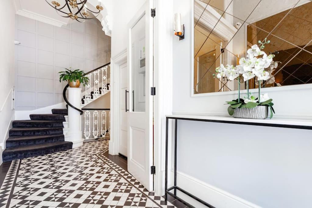 Modern Next To Paddington Station * Londres