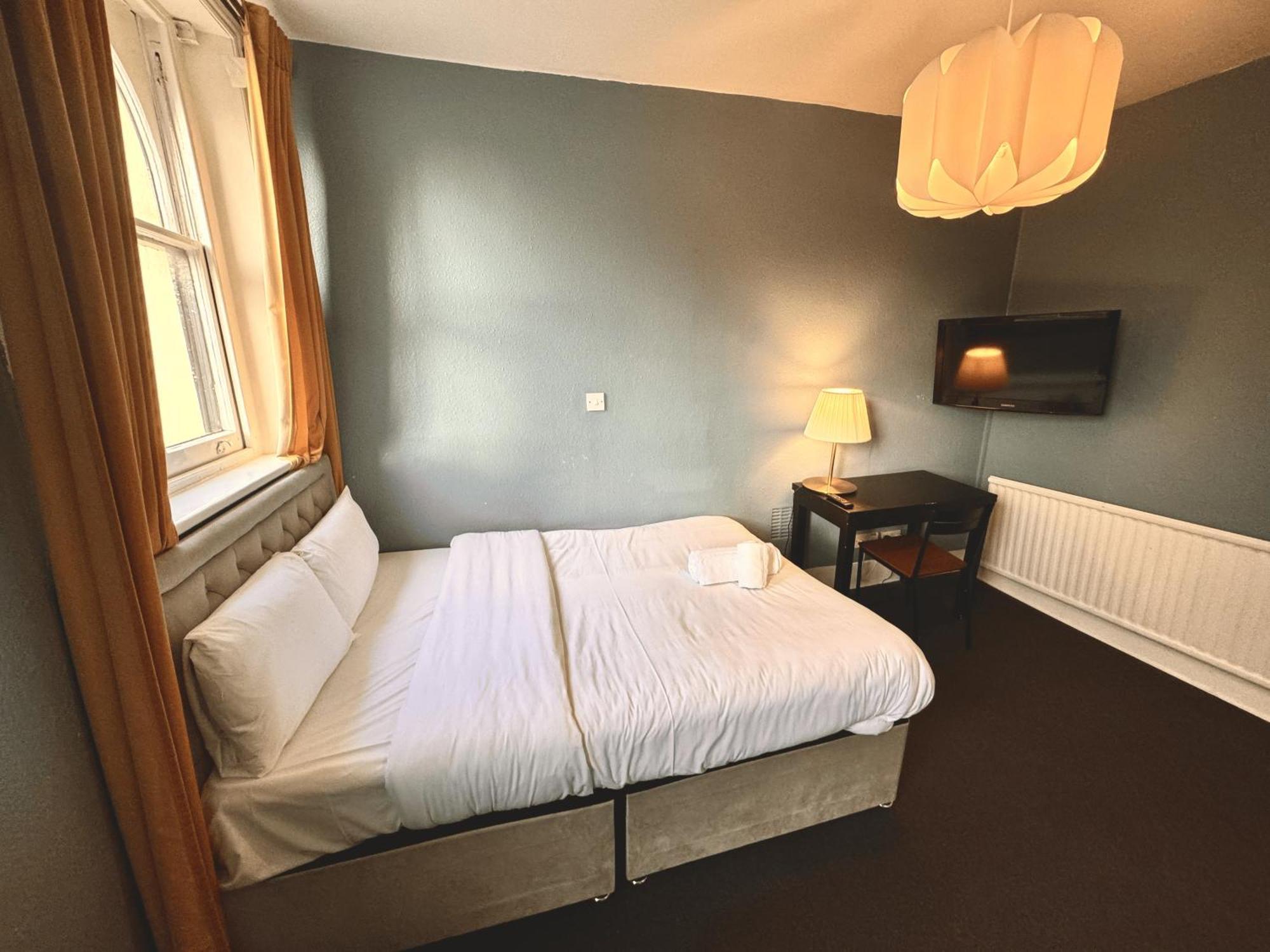 Kensington Gardens 3*