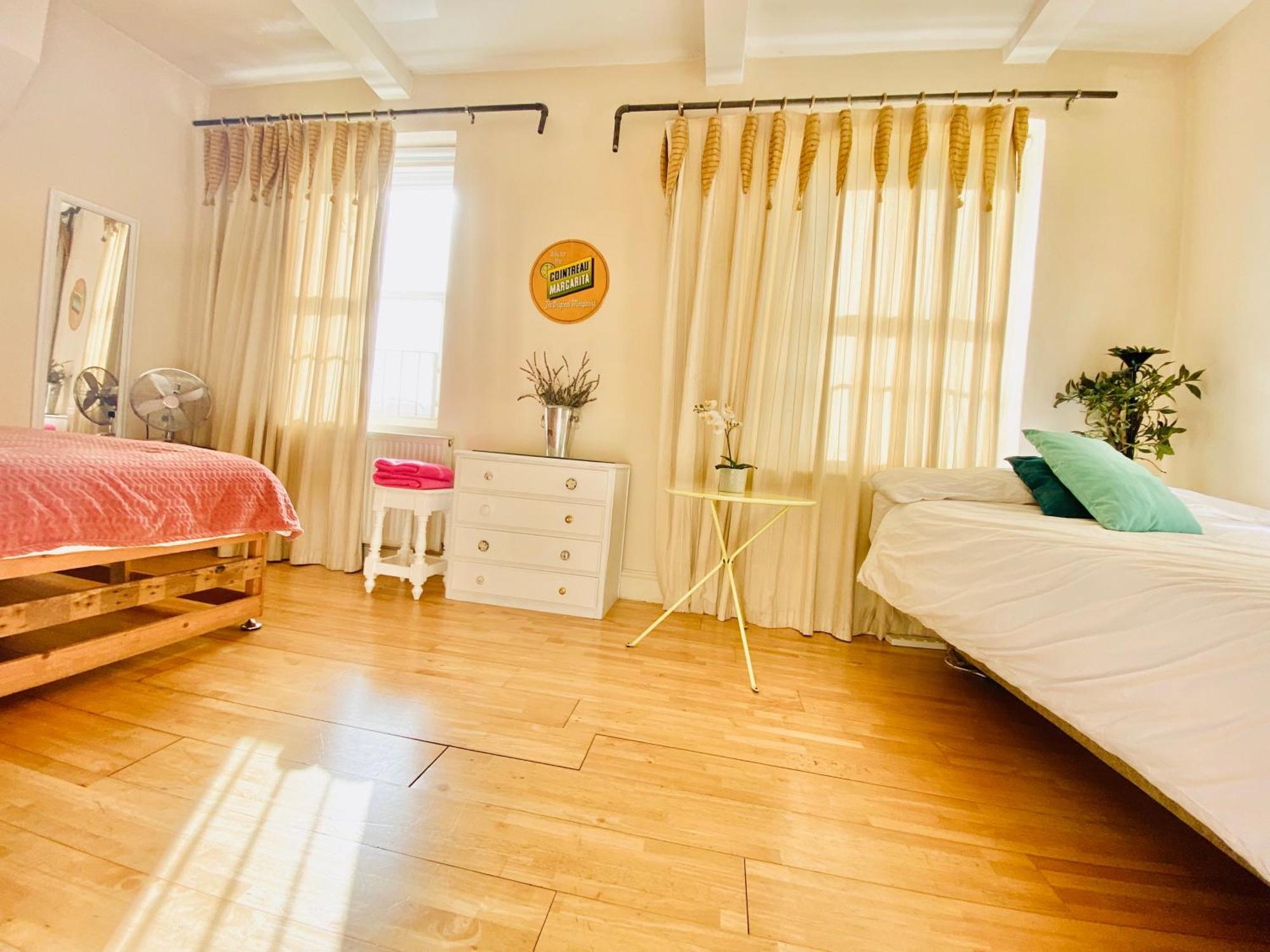 London's East End 2 Bedroom Apartamento