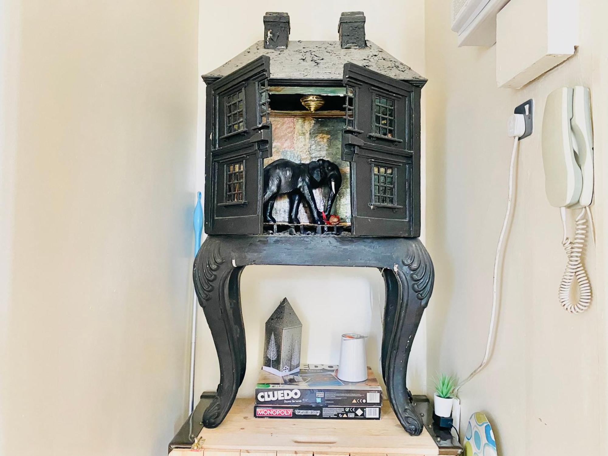 London's East End 2 Bedroom Apartamento *