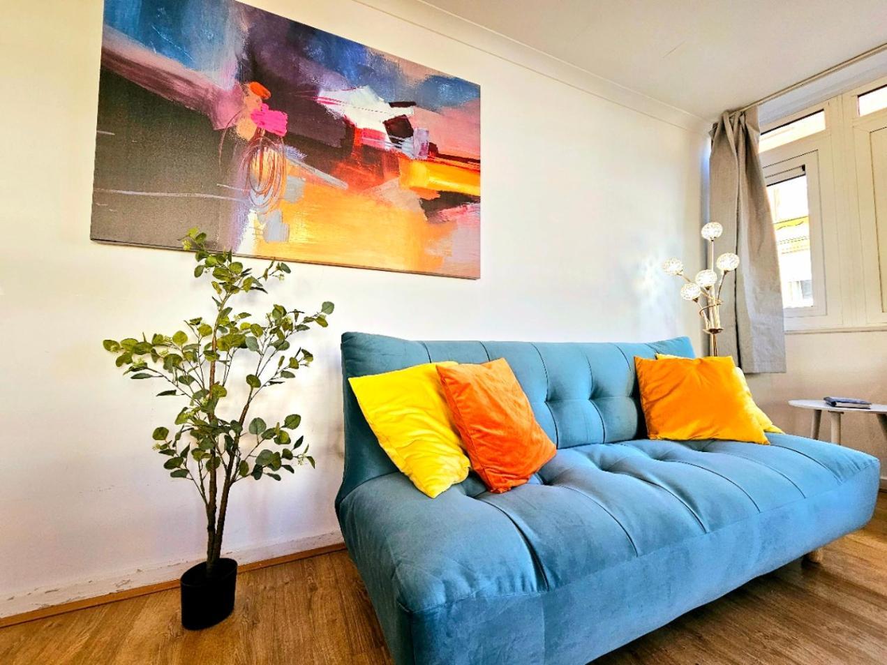 Bright & Spacious In Building With Lift, Right Next To Bayswater Station - Walk To Kensington Palace, Hyde Park, Little Venice & Notting Hill Appartement