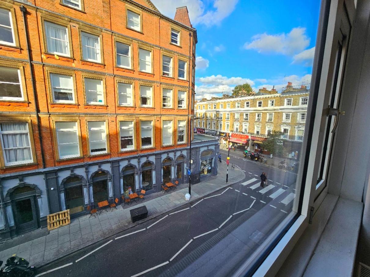 Bright & Spacious In Building With Lift, Right Next To Bayswater Station - Walk To Kensington Palace, Hyde Park, Little Venice & Notting Hill *