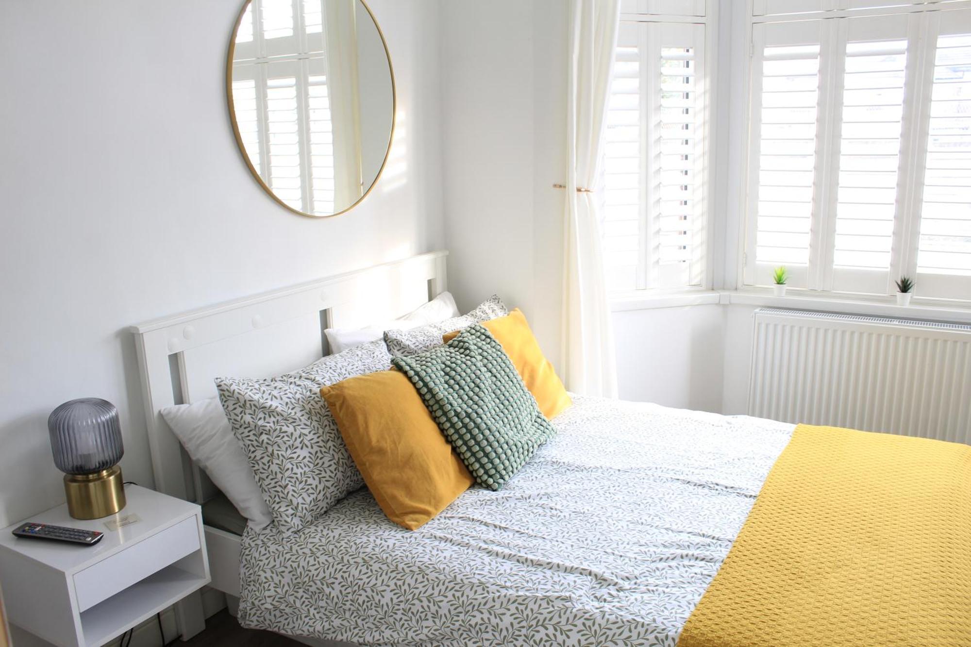 Private Toilet, 15 Min To Homestay London