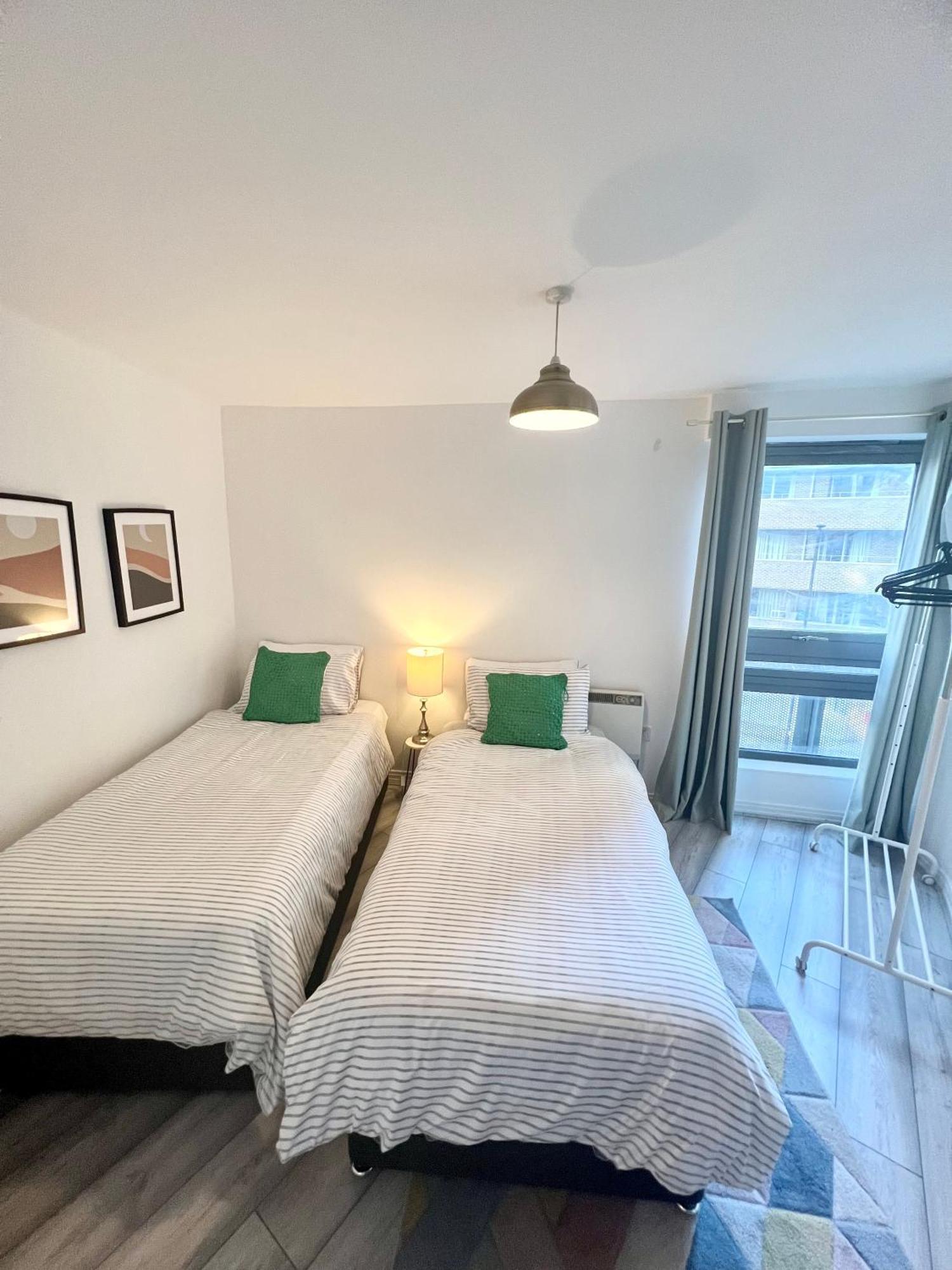 Apartamento Modern Two Bedroom Two Bath Opp Tube Station