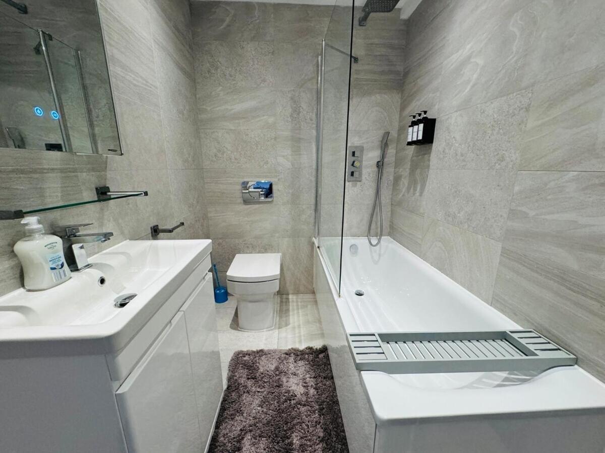 Ft3 Brick Lane Flat *