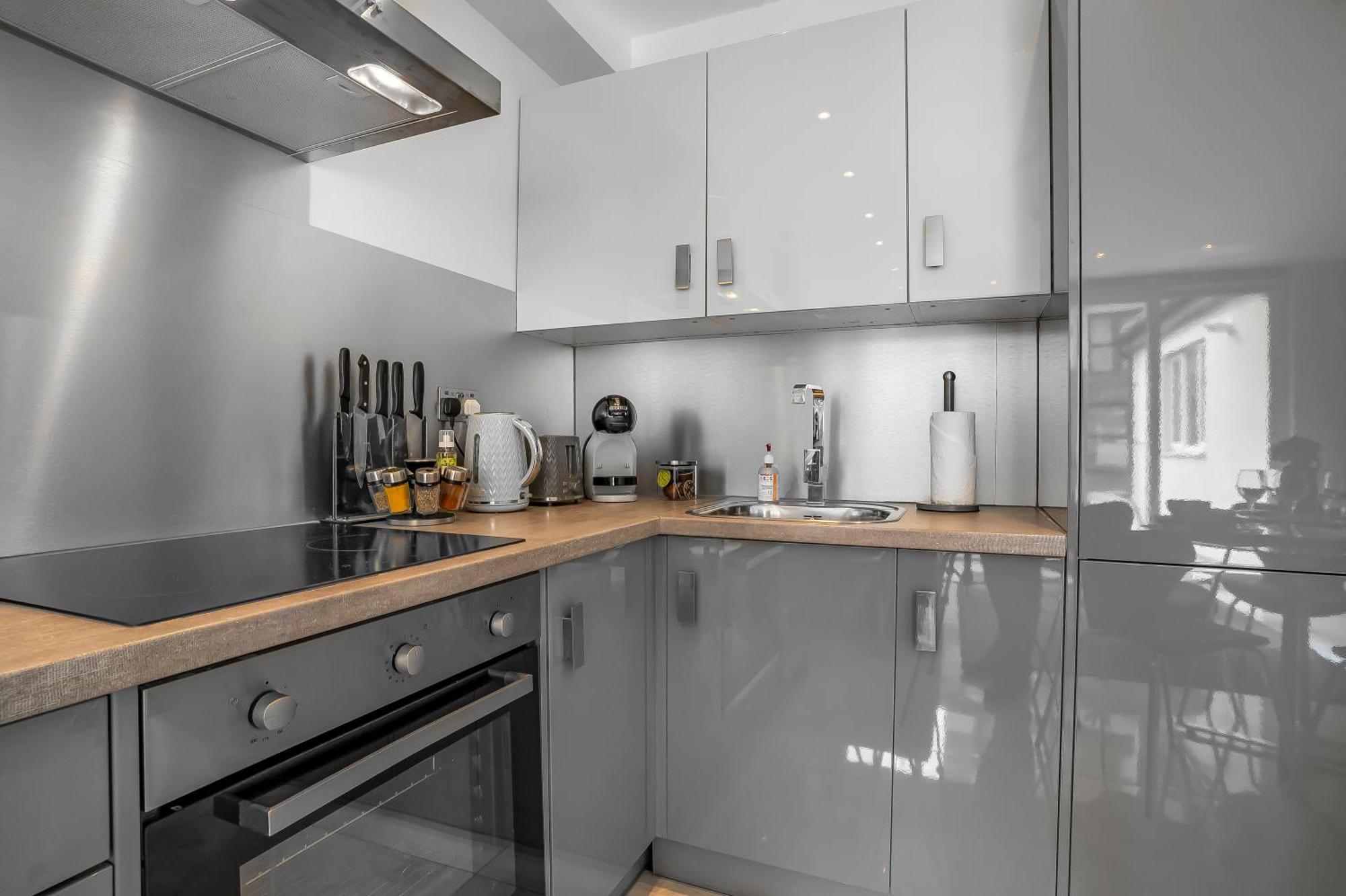Stylish Near Wembley Stadium Apartment