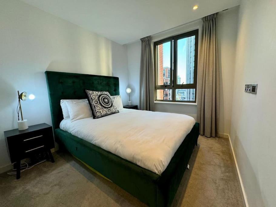 Hyde Park Luxury 2 Bed 2 Bath Balcony Appartement