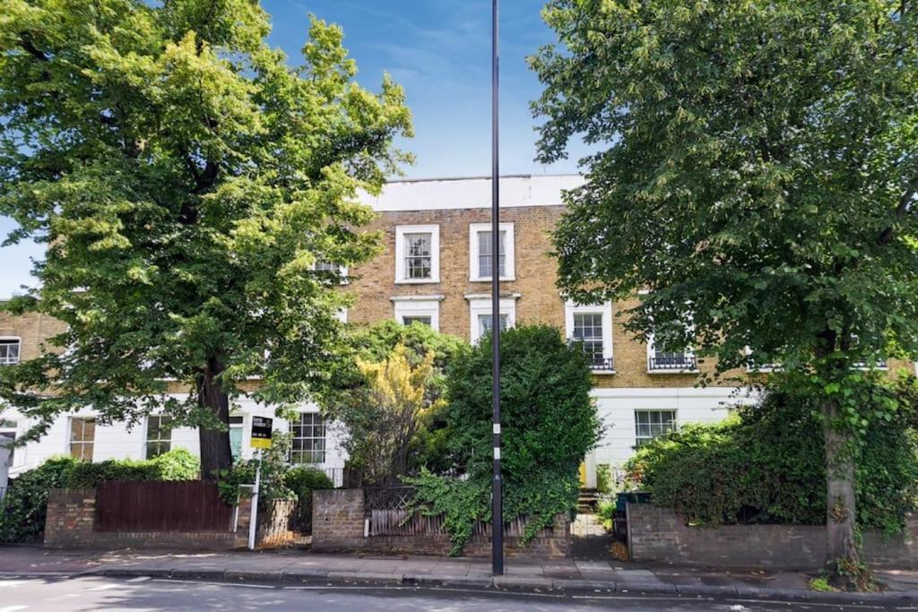 5 Bedrooms House In King's Cross Hébergement de vacances